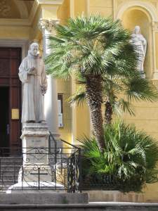 Xtrallusion photo gallery of Italy. Photos, pictures, images and photographs of the Italian Rivieras, the Italian Lakes, the Italian Alps, the Cinque Terre, the Amalfi coast and some of the most beautiful corners of Italy. Plus photos of Italian cities such as Pisa, Milan, Genoa and Rome.